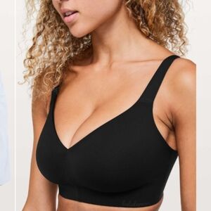 Lululemon Like Nothing Bra In Black Size‎ 36C Seamless Comfy Shaped
